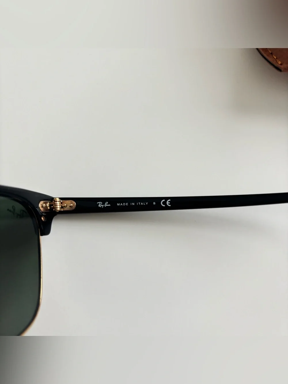 Ray-Ban Clubmaster Classic Polished Black on Gold 51-21 Sunglasses